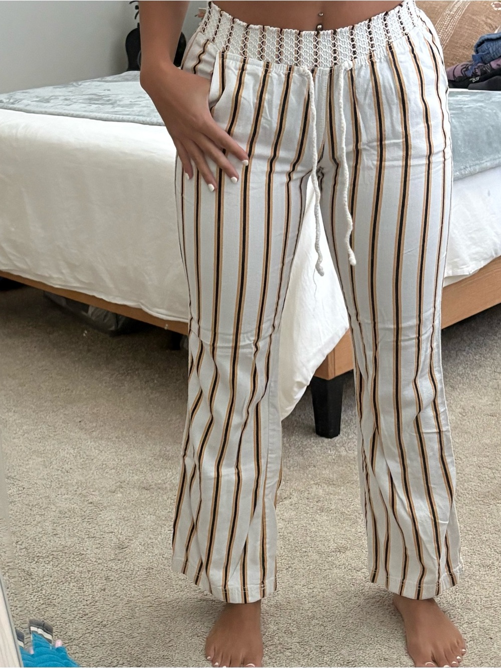 White and yellow striped beach pants